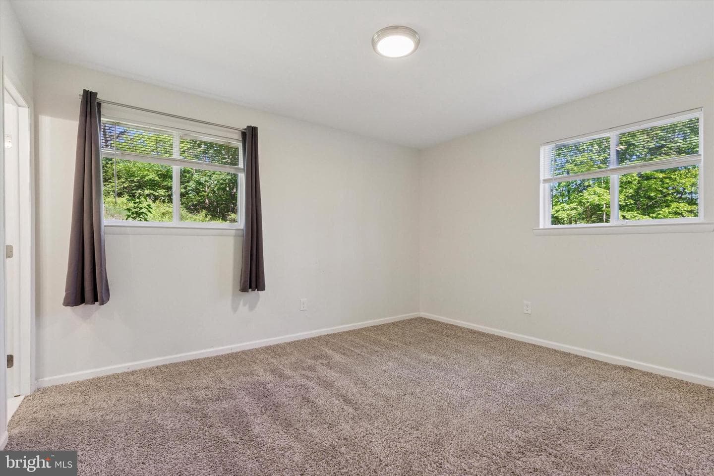 1523 Heather Place photo 18
