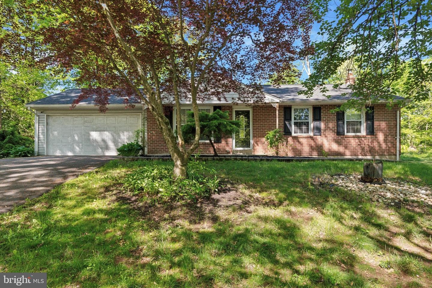 1523 Heather Place photo 2