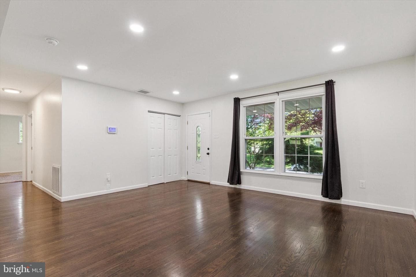 1523 Heather Place photo 5