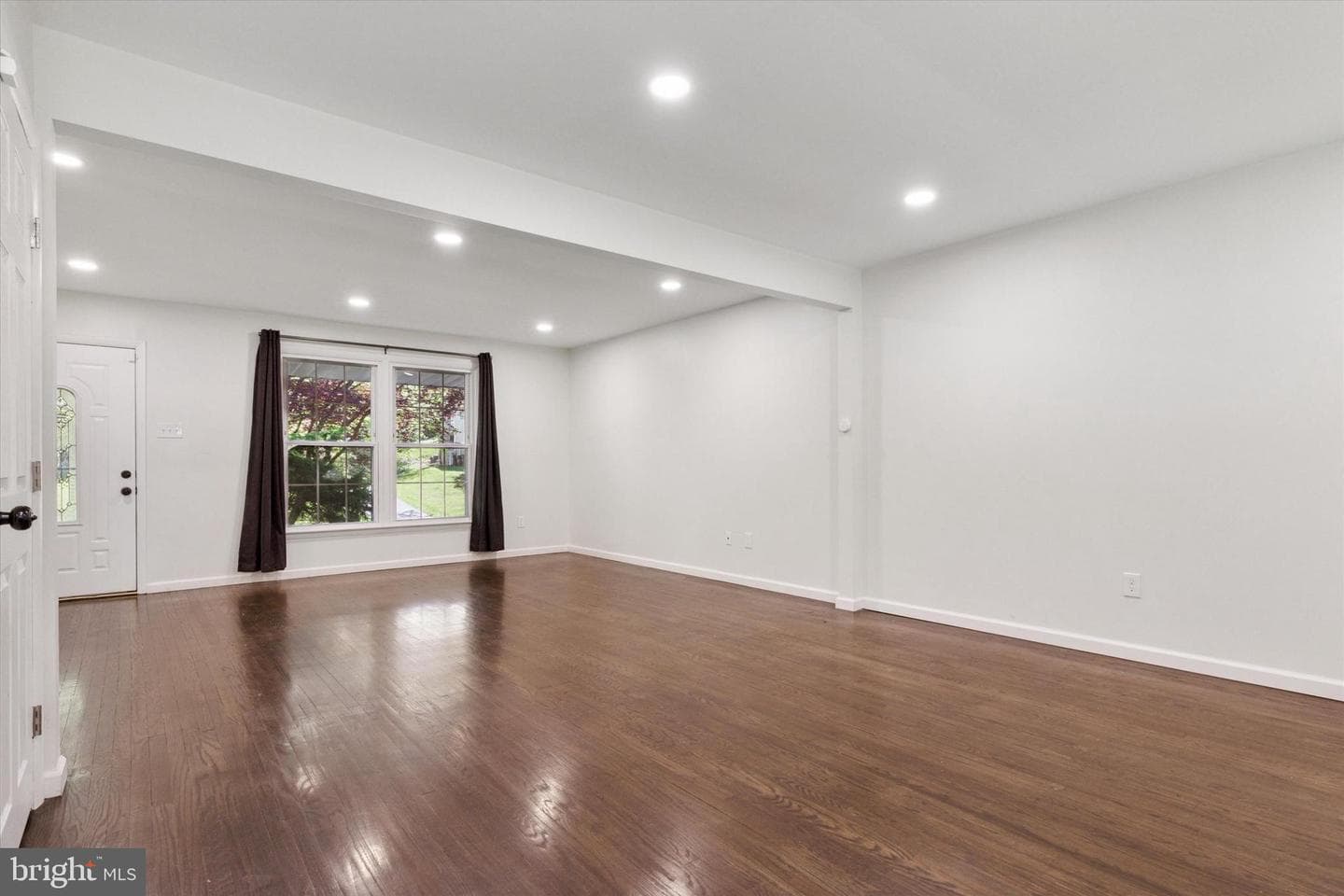 1523 Heather Place photo 9