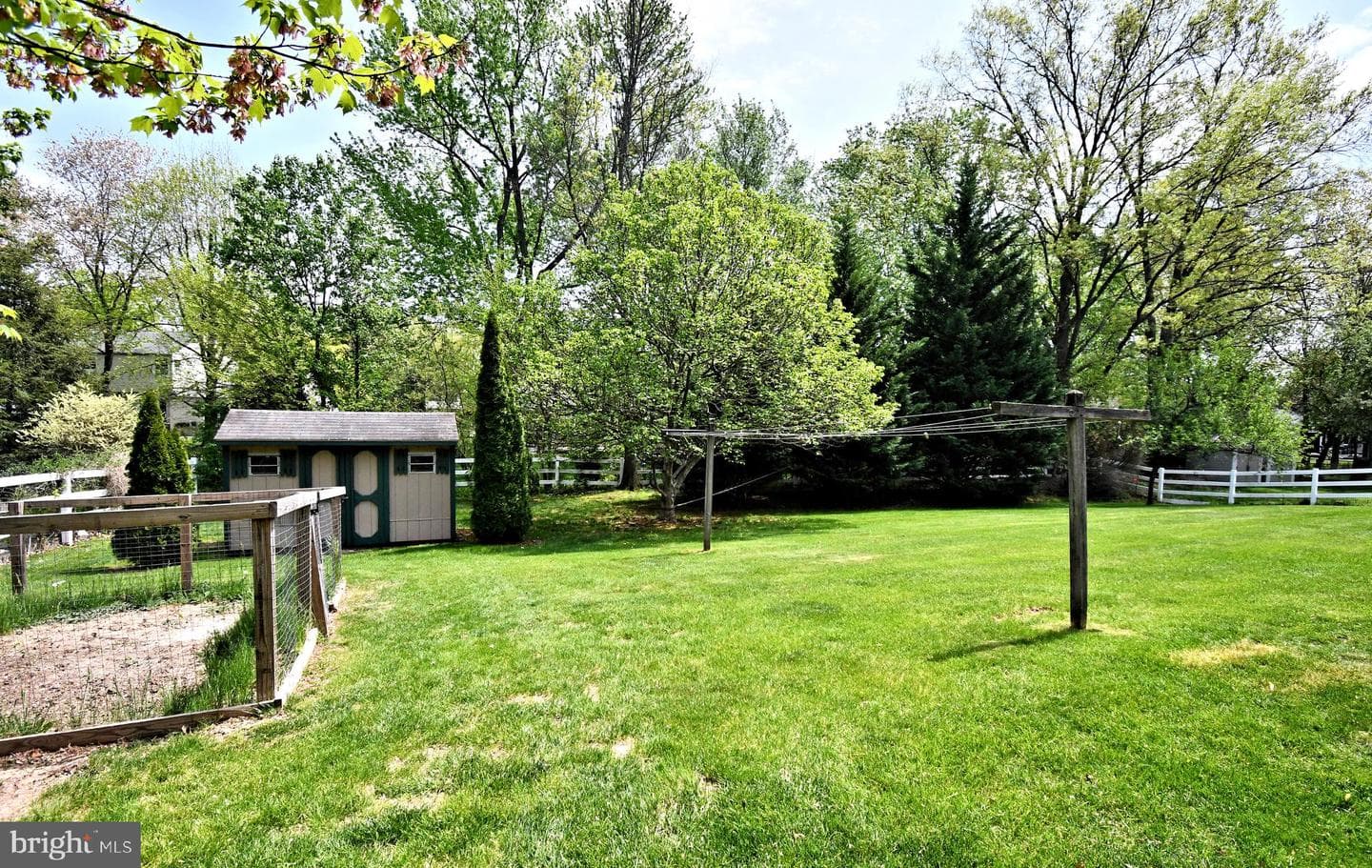 1935 Linden Lane photo 40