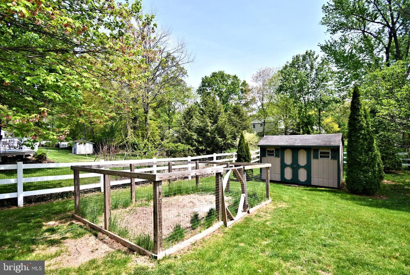 1935 Linden Lane photo 41