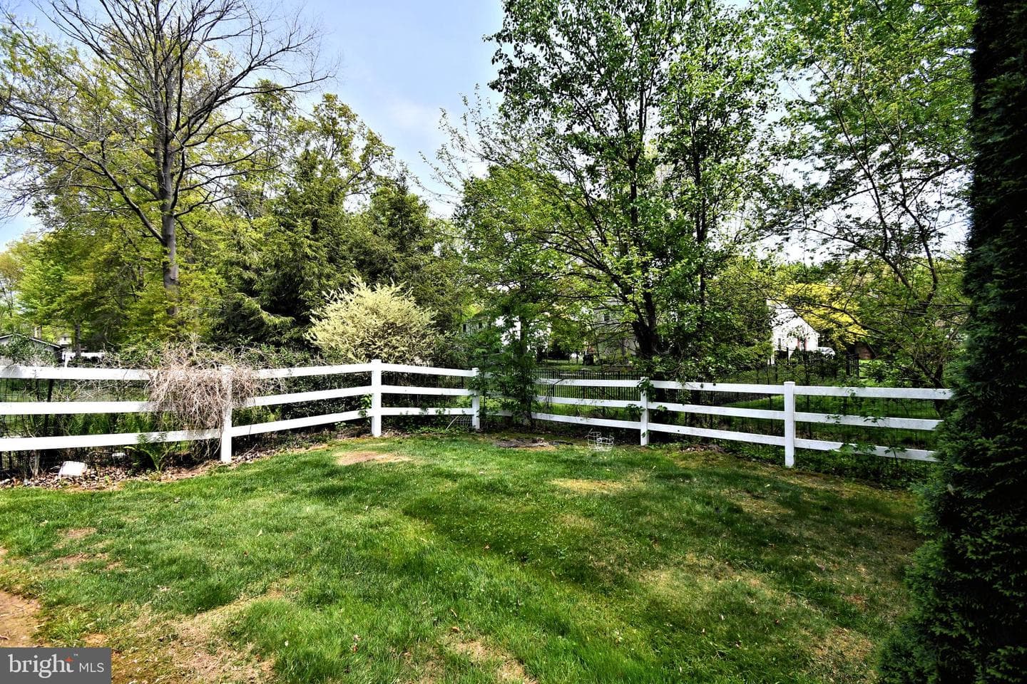 1935 Linden Lane photo 43