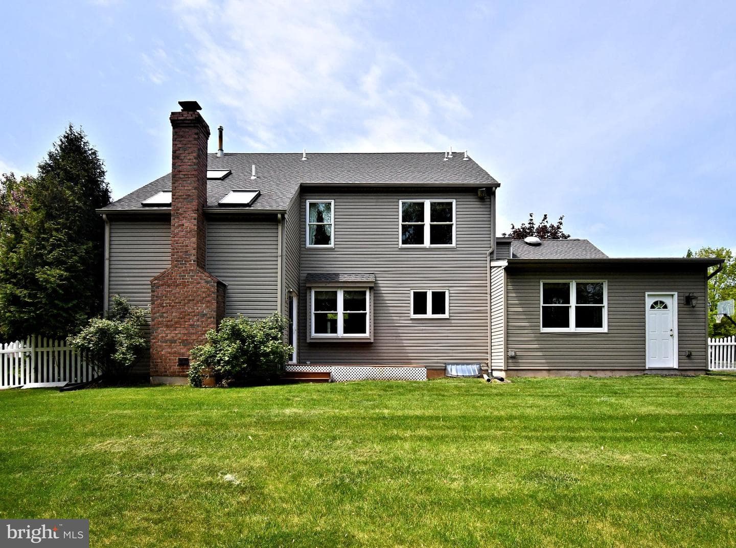 1935 Linden Lane photo 45