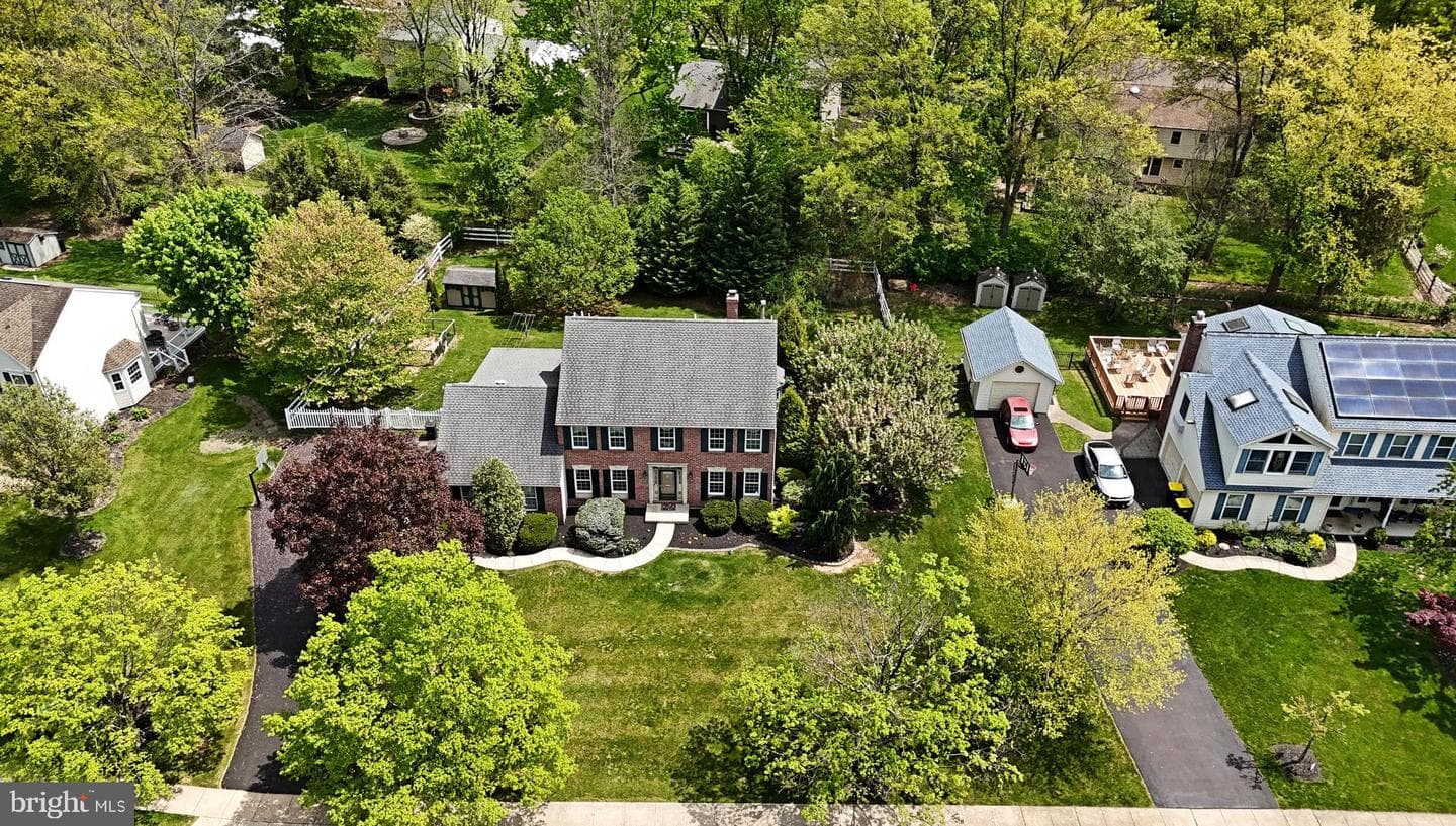 1935 Linden Lane photo 49