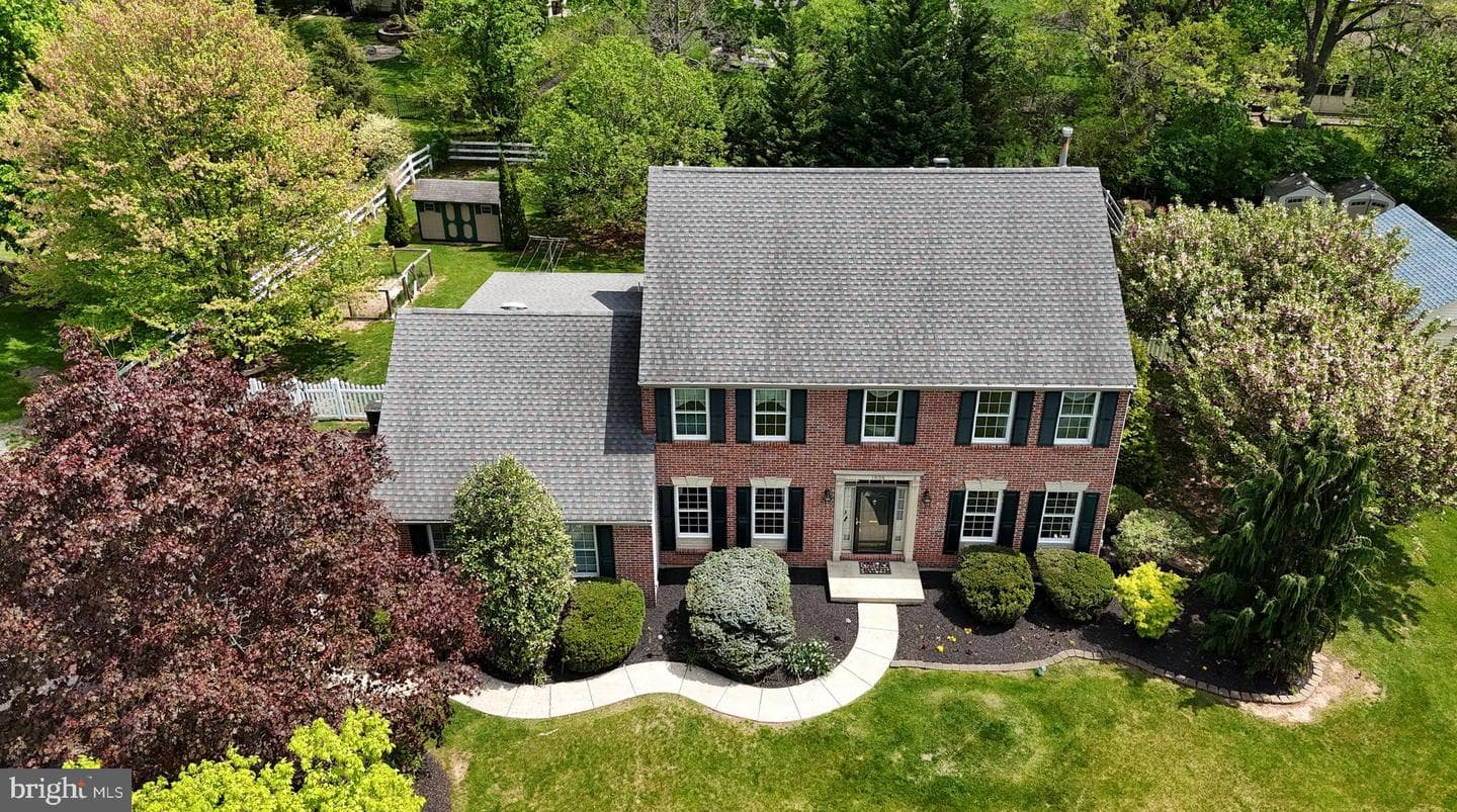 1935 Linden Lane photo 50