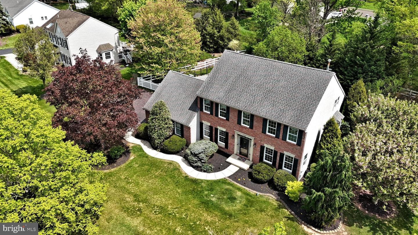 1935 Linden Lane photo 51