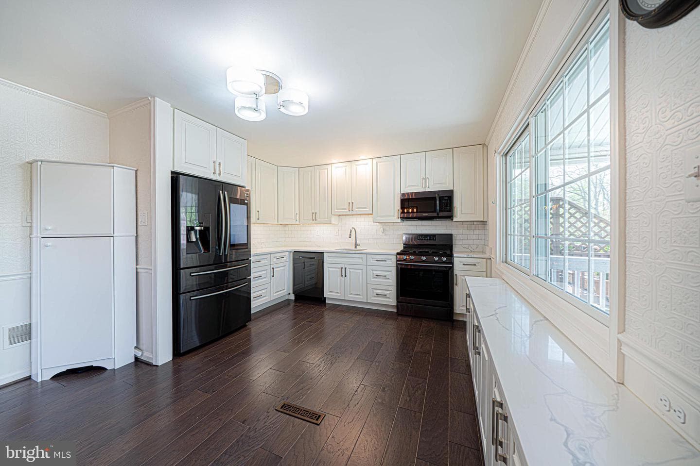 159 Red Haven Drive photo 9