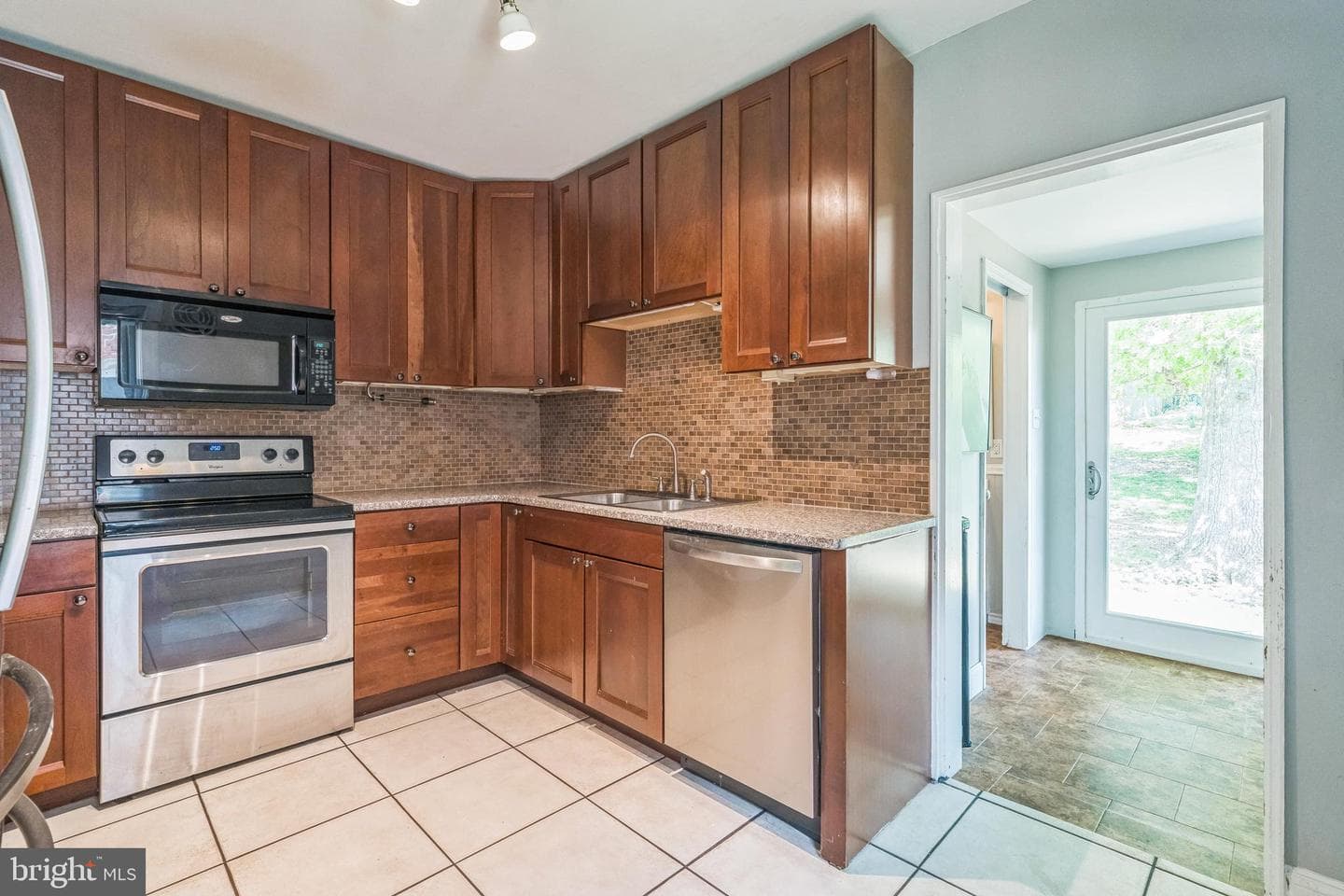 228 S 5th Avenue photo 11