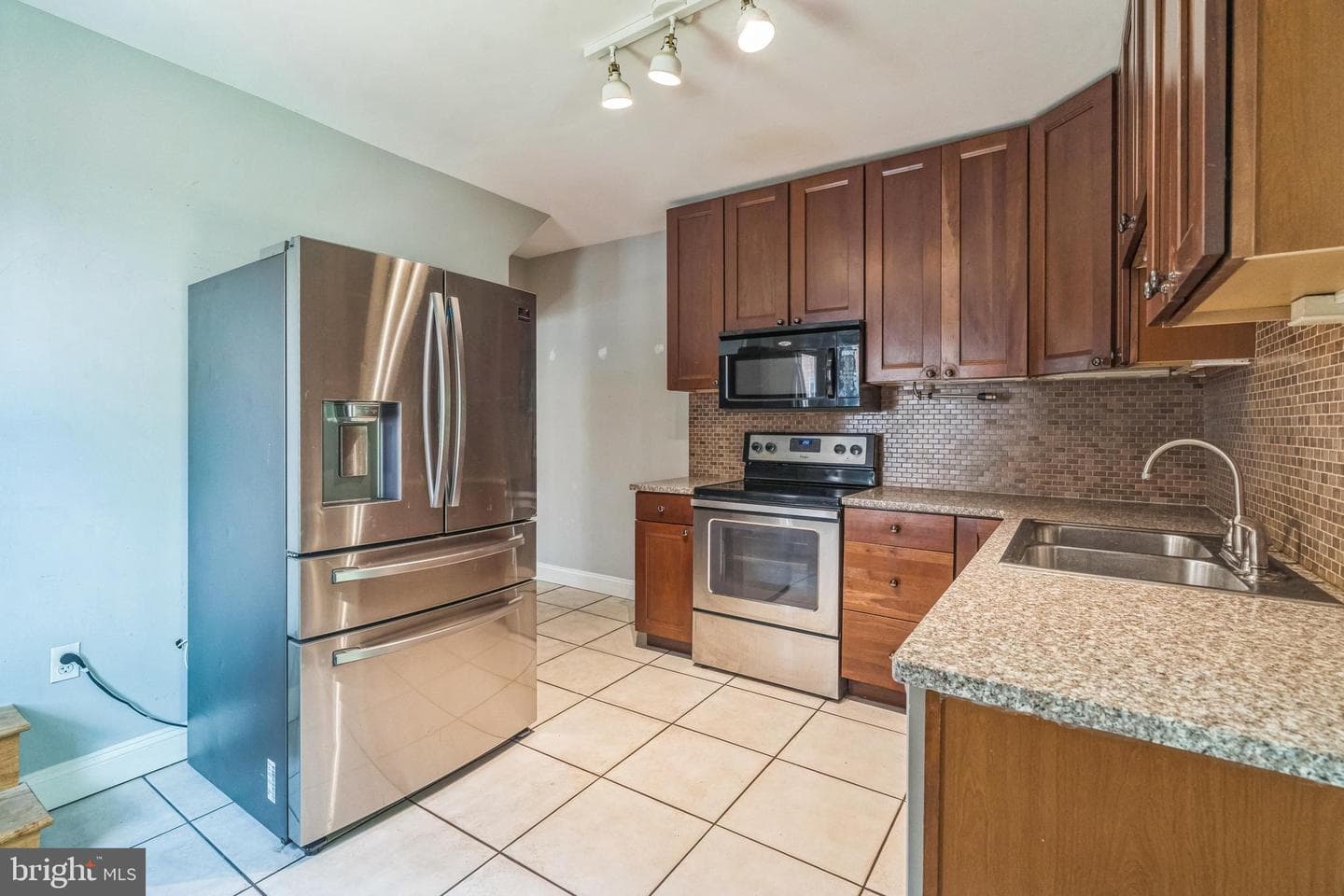 228 S 5th Avenue photo 12