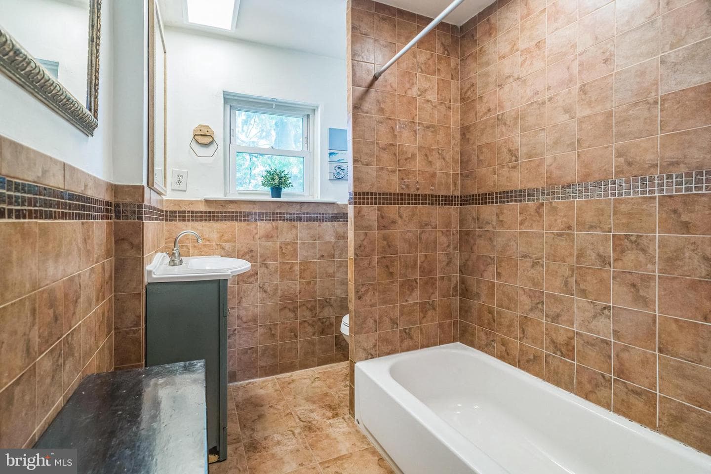228 S 5th Avenue photo 28