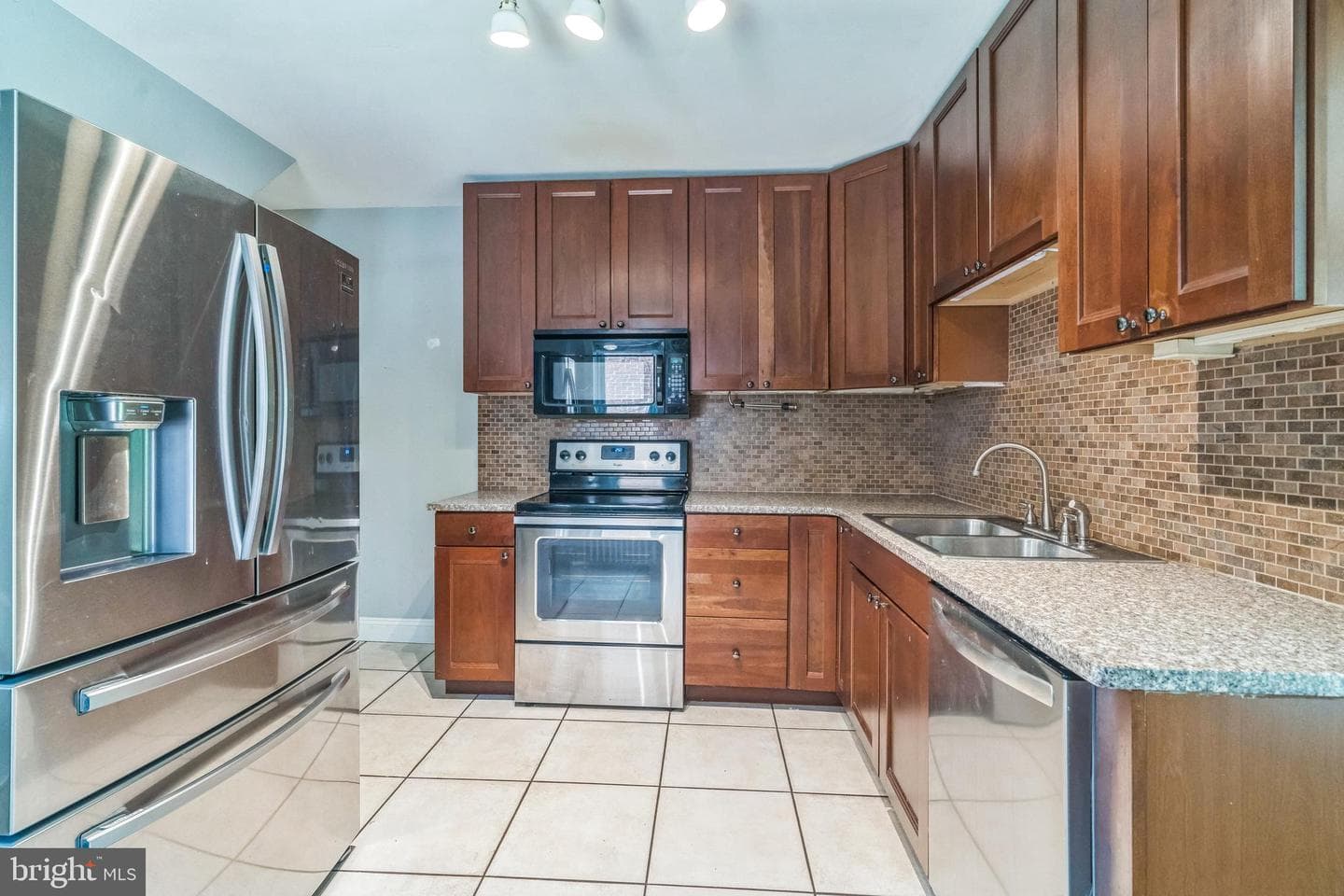 228 S 5th Avenue photo 9