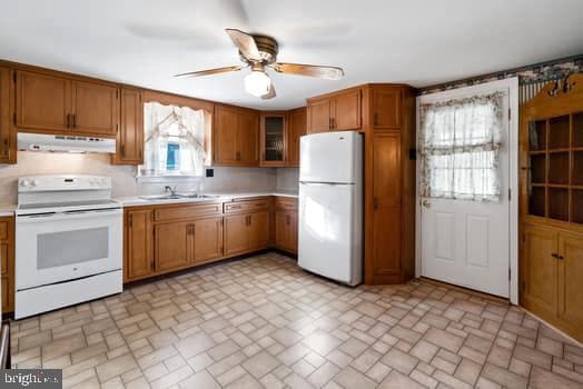 2616 N Charlotte Street photo 4