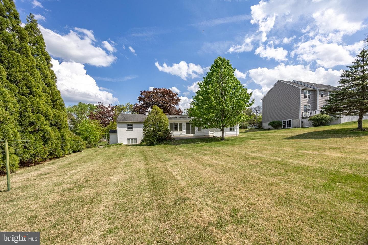235 8th Avenue photo 29