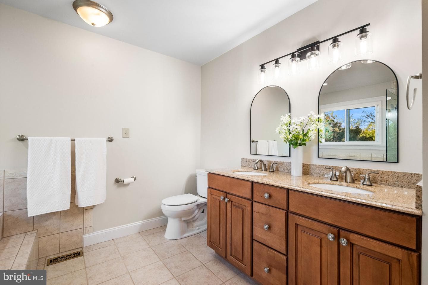 141 Gwynmont Drive photo 33