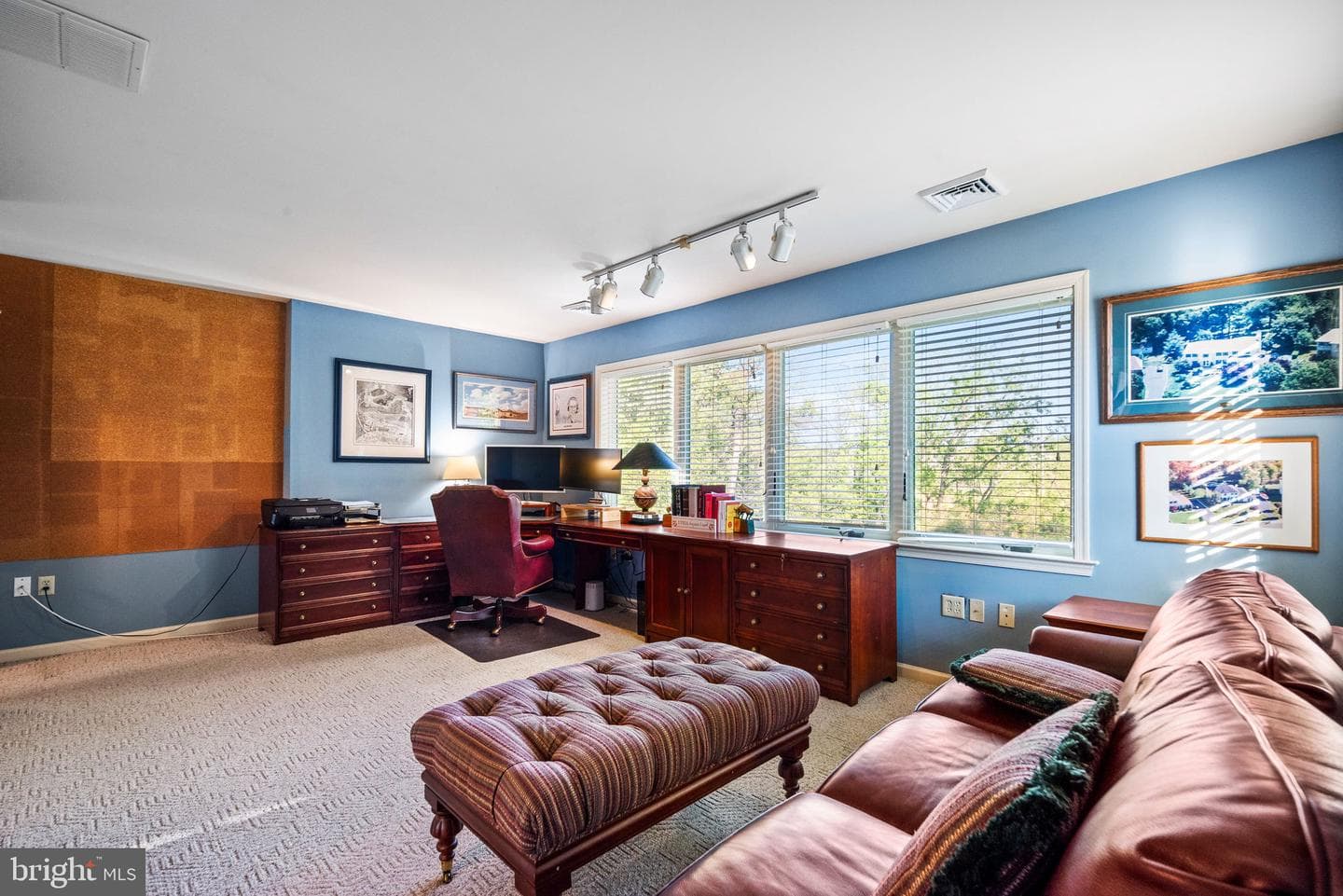 141 Gwynmont Drive photo 36