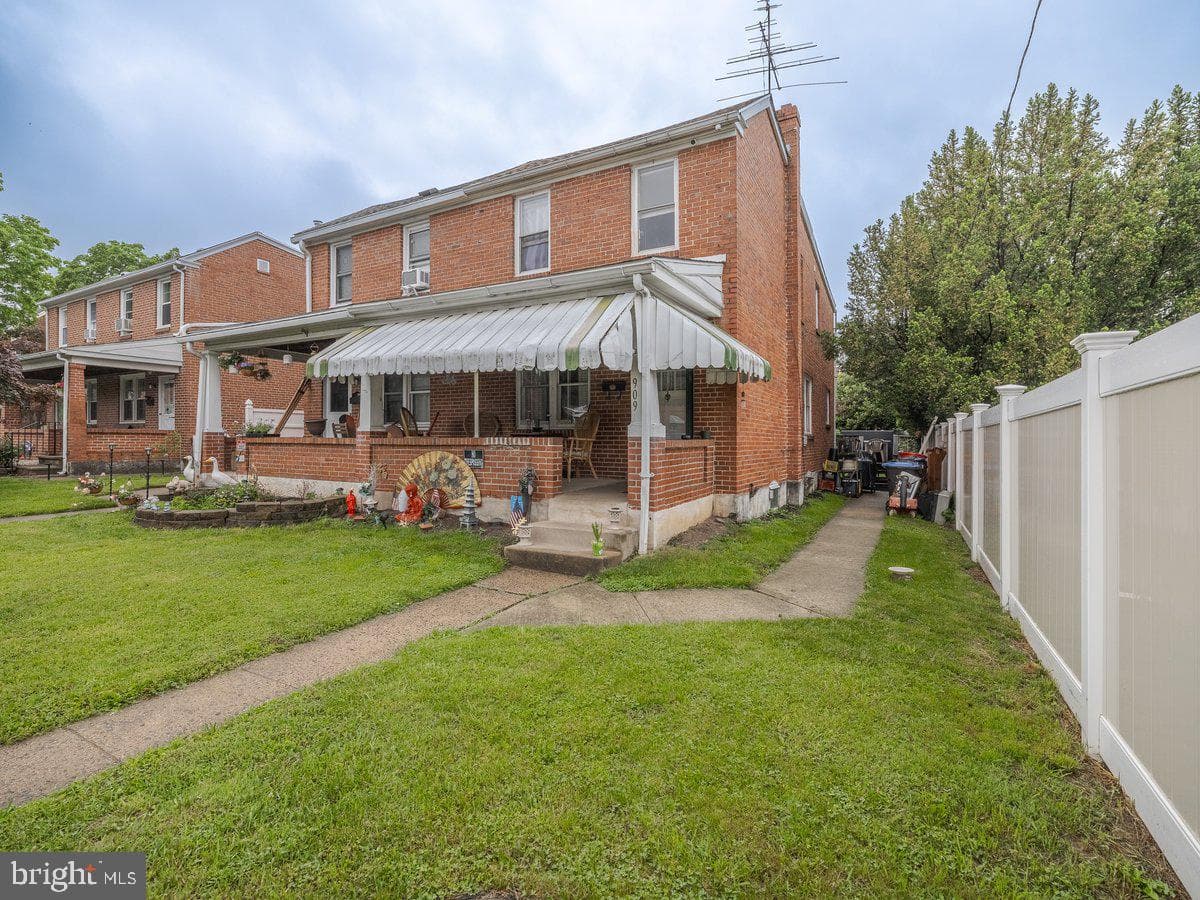 909 Noble Street
