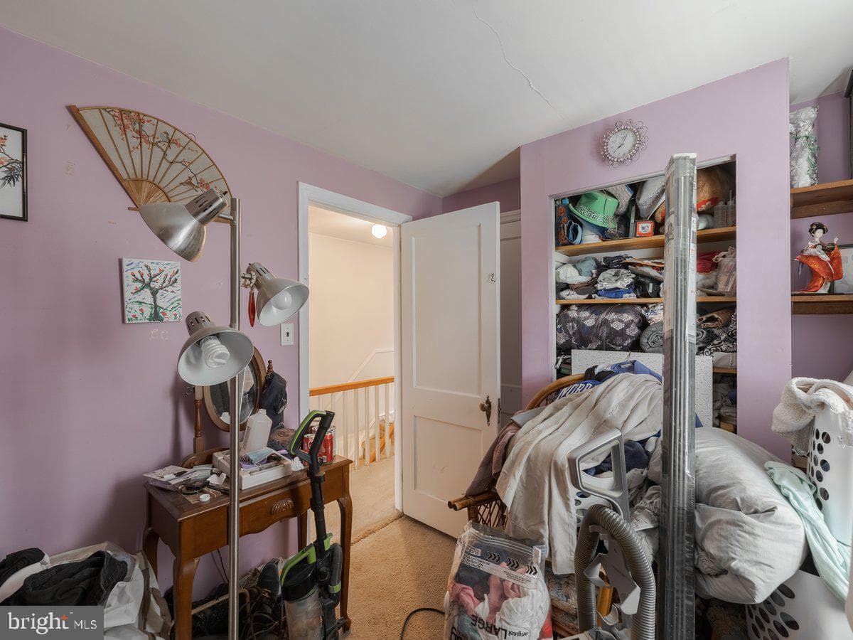 909 Noble Street photo 24