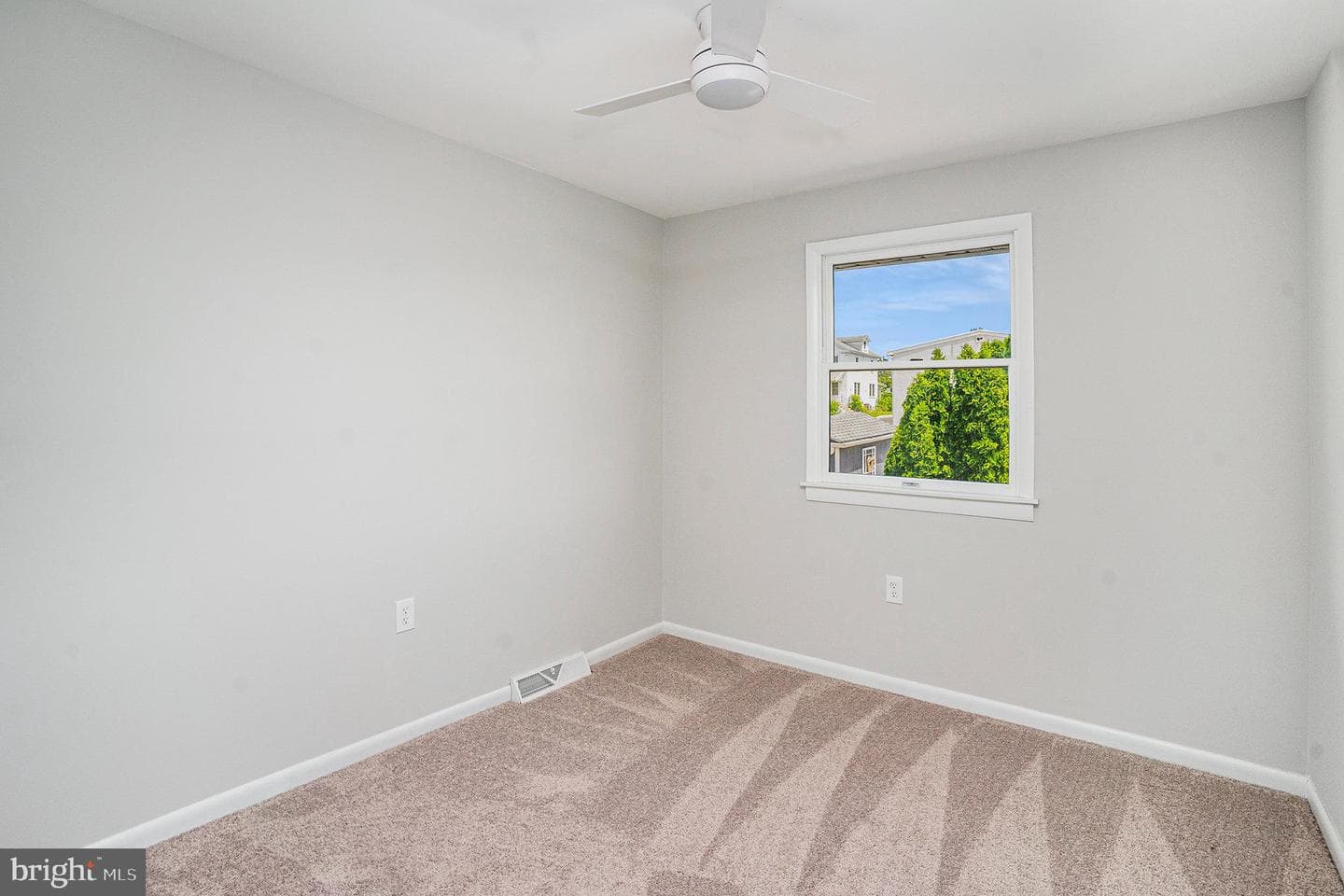 748 Jefferson Street photo 22