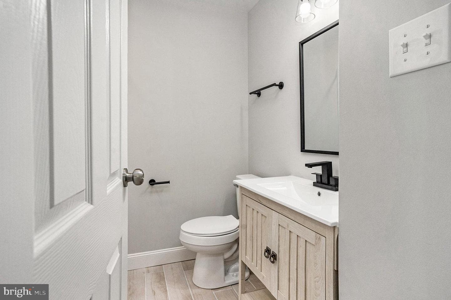 748 Jefferson Street photo 25