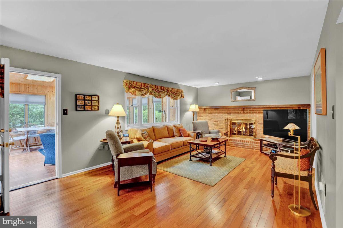 704 Buckley Road photo 13