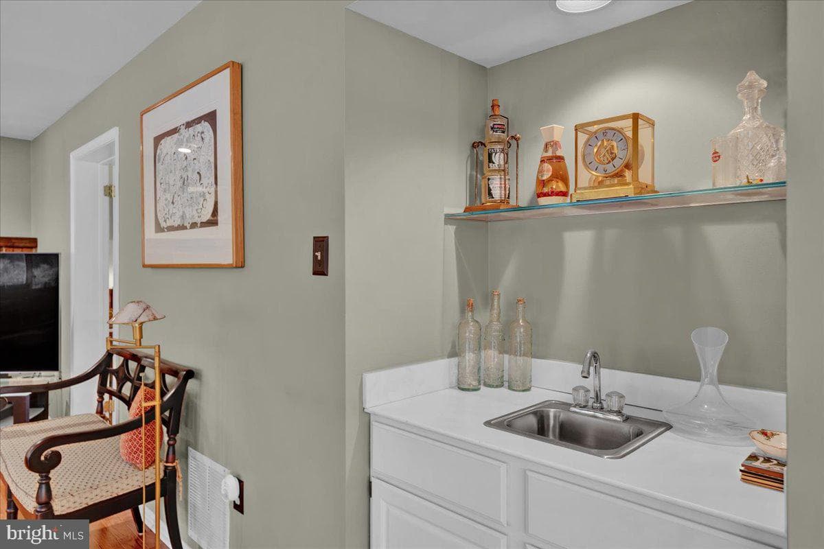 704 Buckley Road photo 15