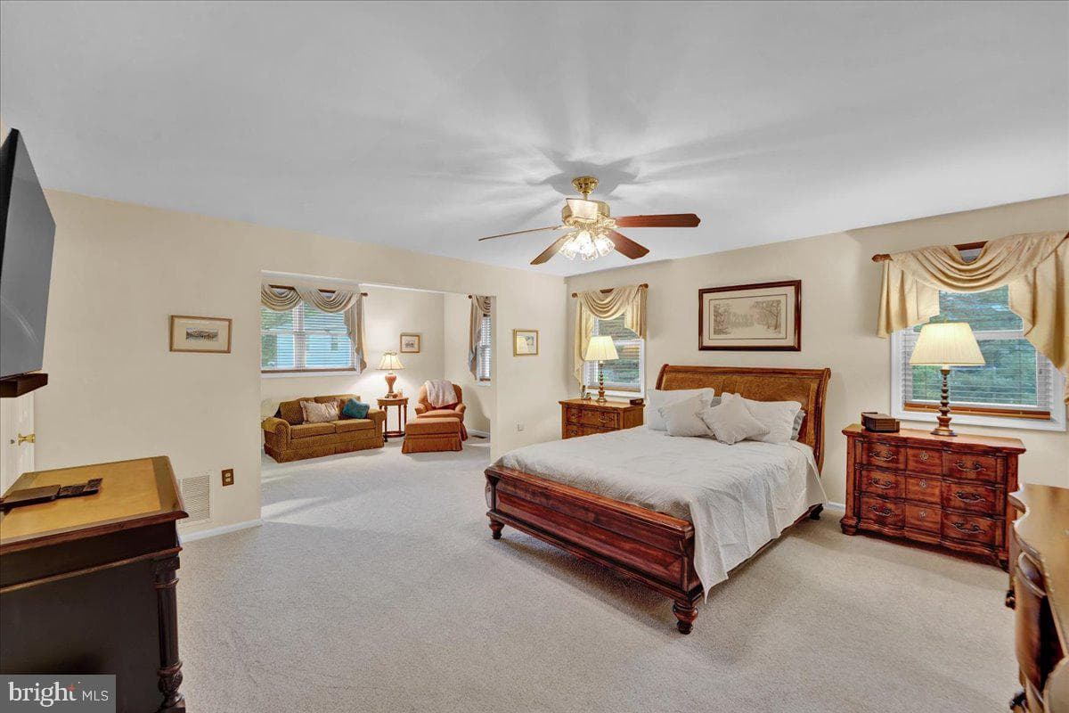 704 Buckley Road photo 24