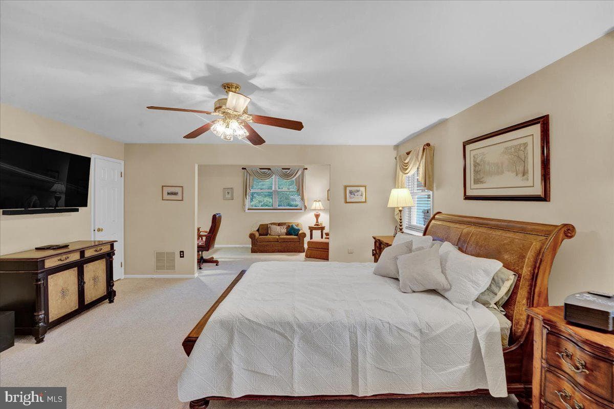 704 Buckley Road photo 25