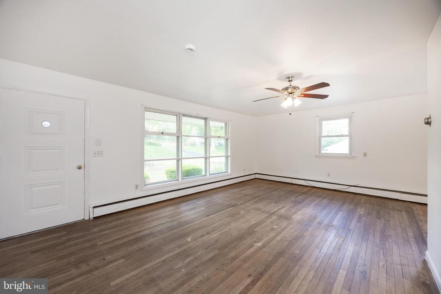 992 E Valley Road photo 13