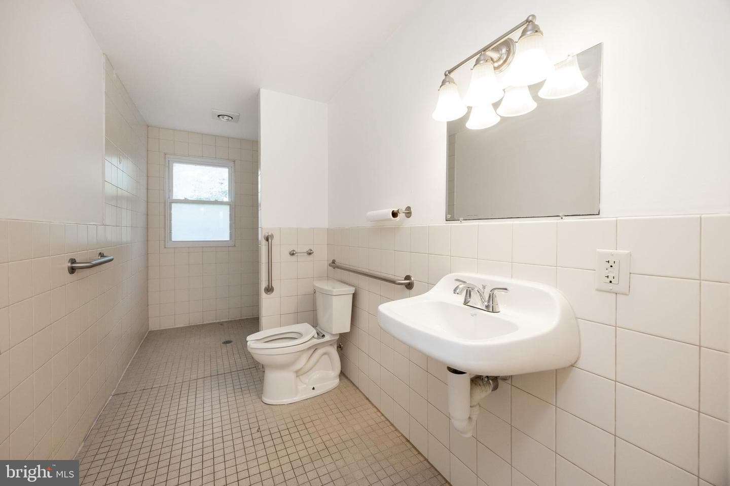 992 E Valley Road photo 27