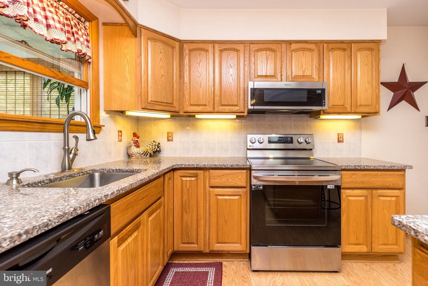 250 Hill Avenue photo 15