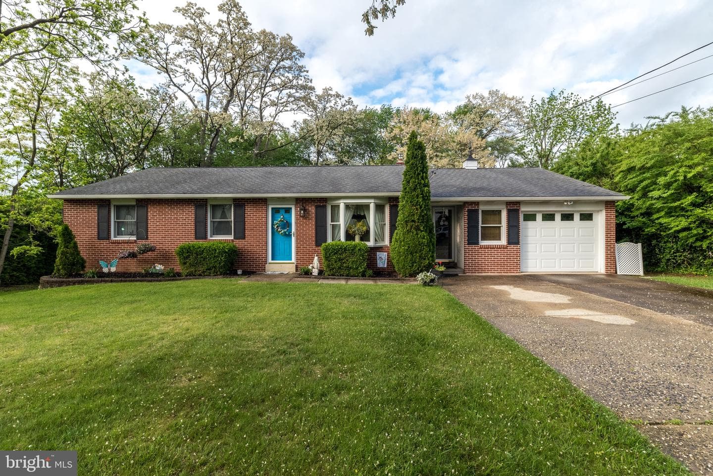 250 Hill Avenue photo 2