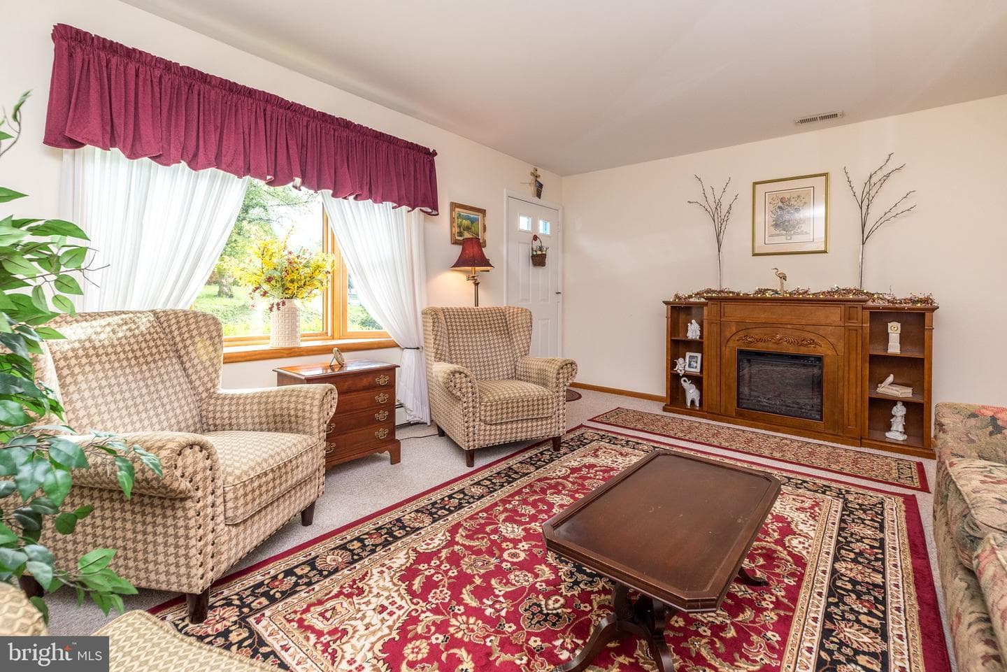 250 Hill Avenue photo 3