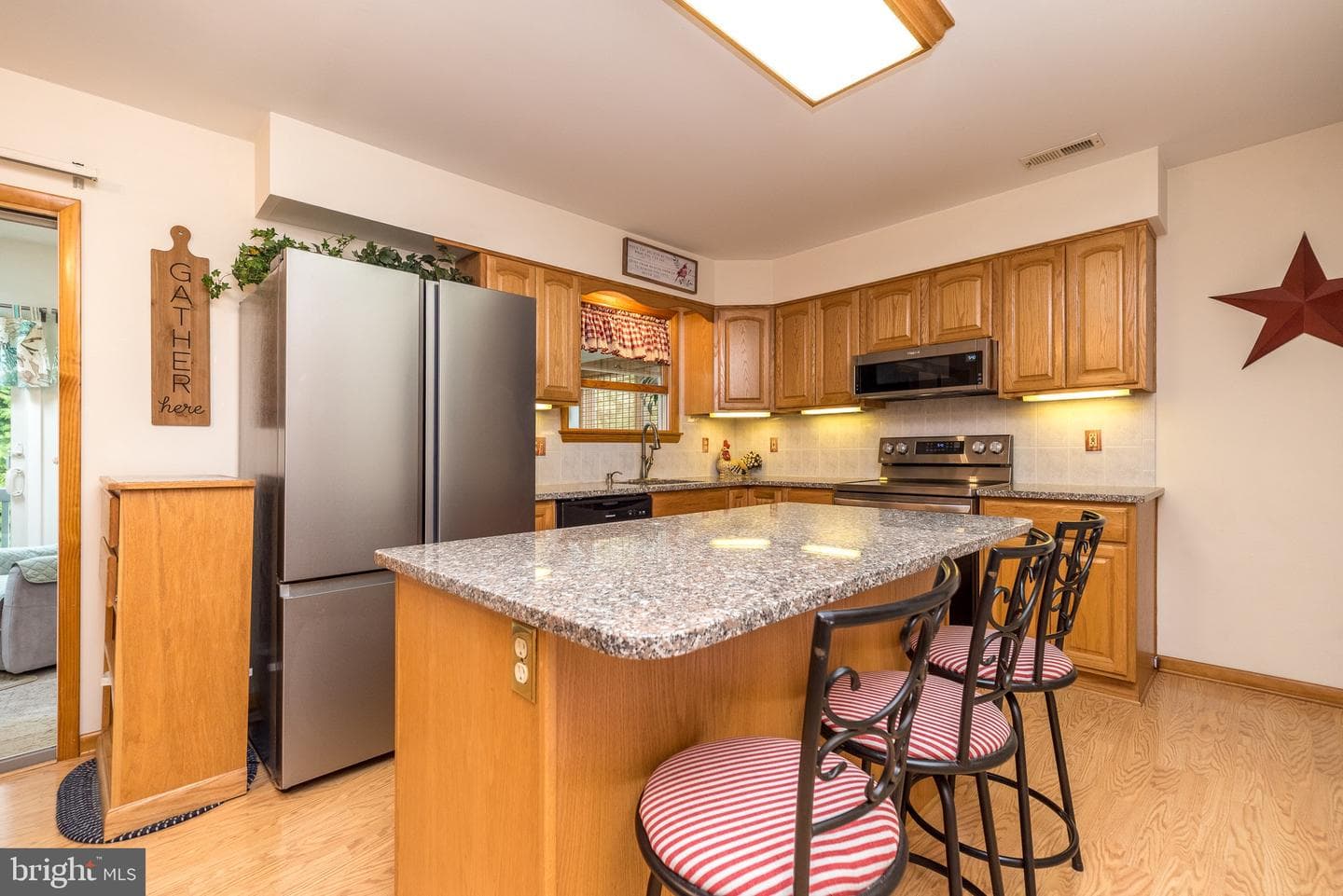 250 Hill Avenue photo 4