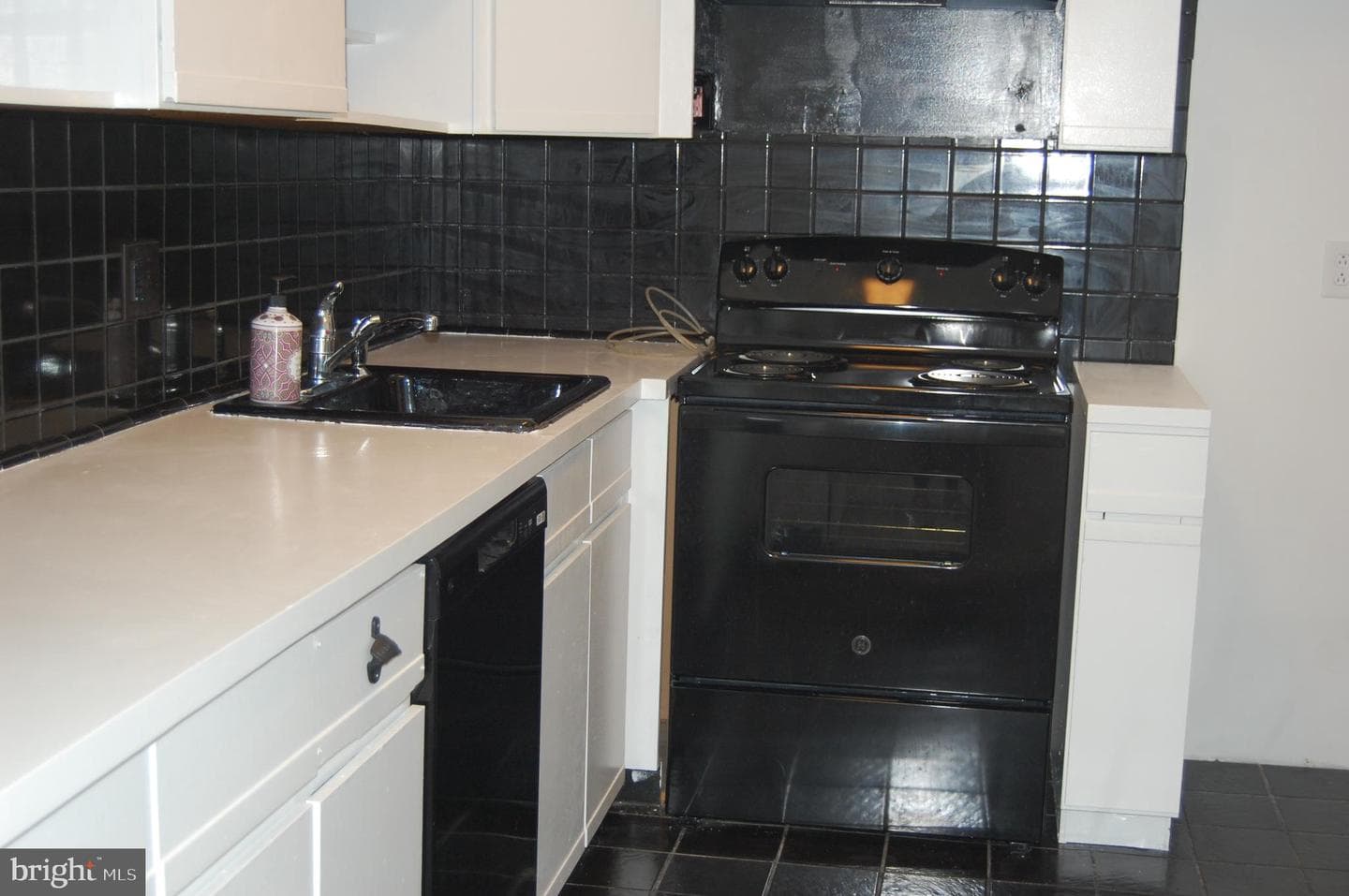 710 Whitpain Hills photo 2