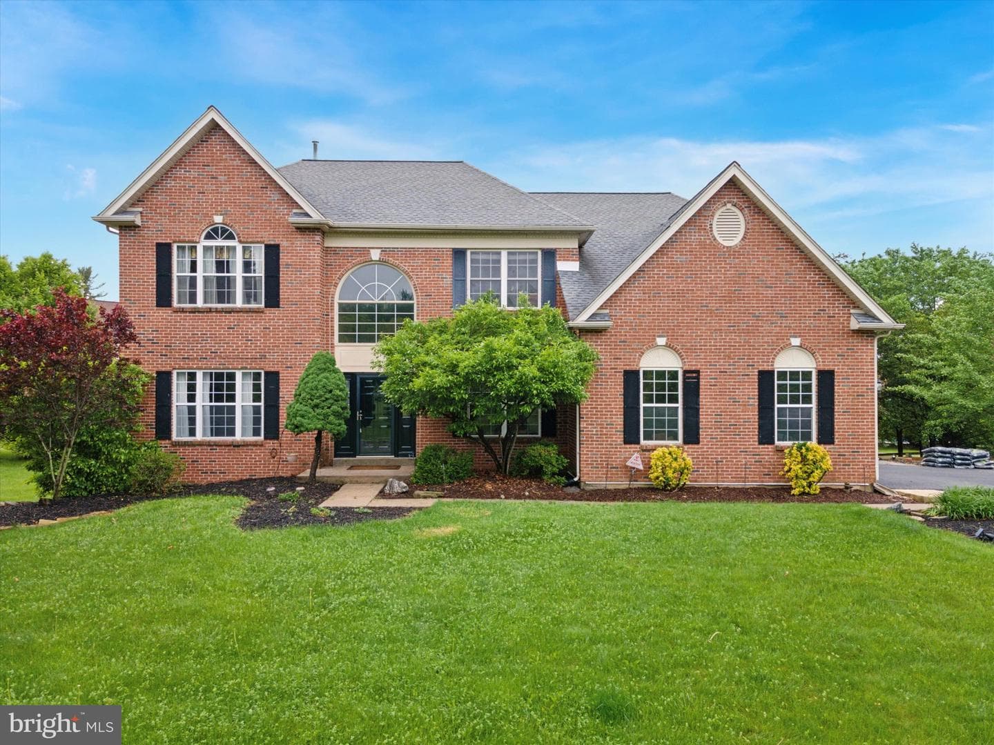 2015 Windsor Drive photo 1