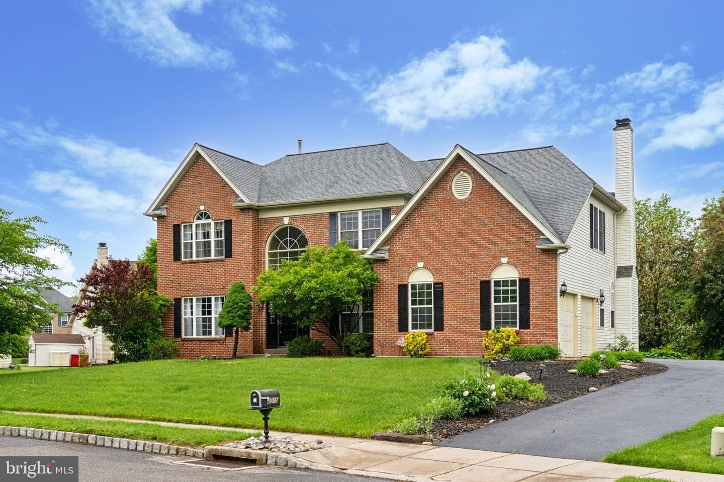 2015 Windsor Drive photo 2