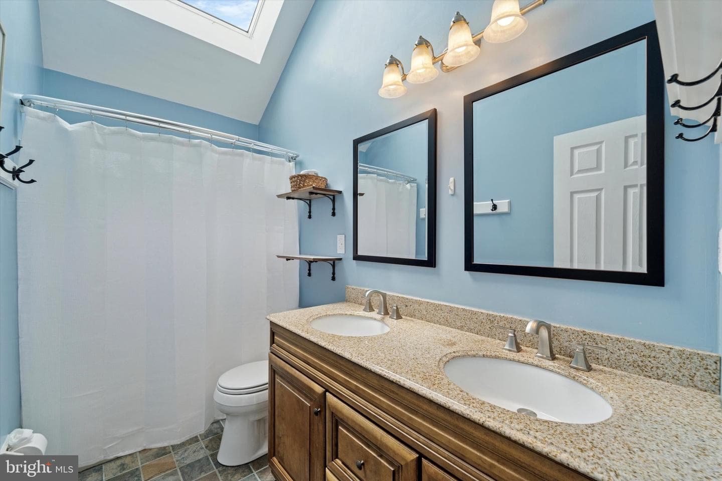 2015 Windsor Drive photo 32