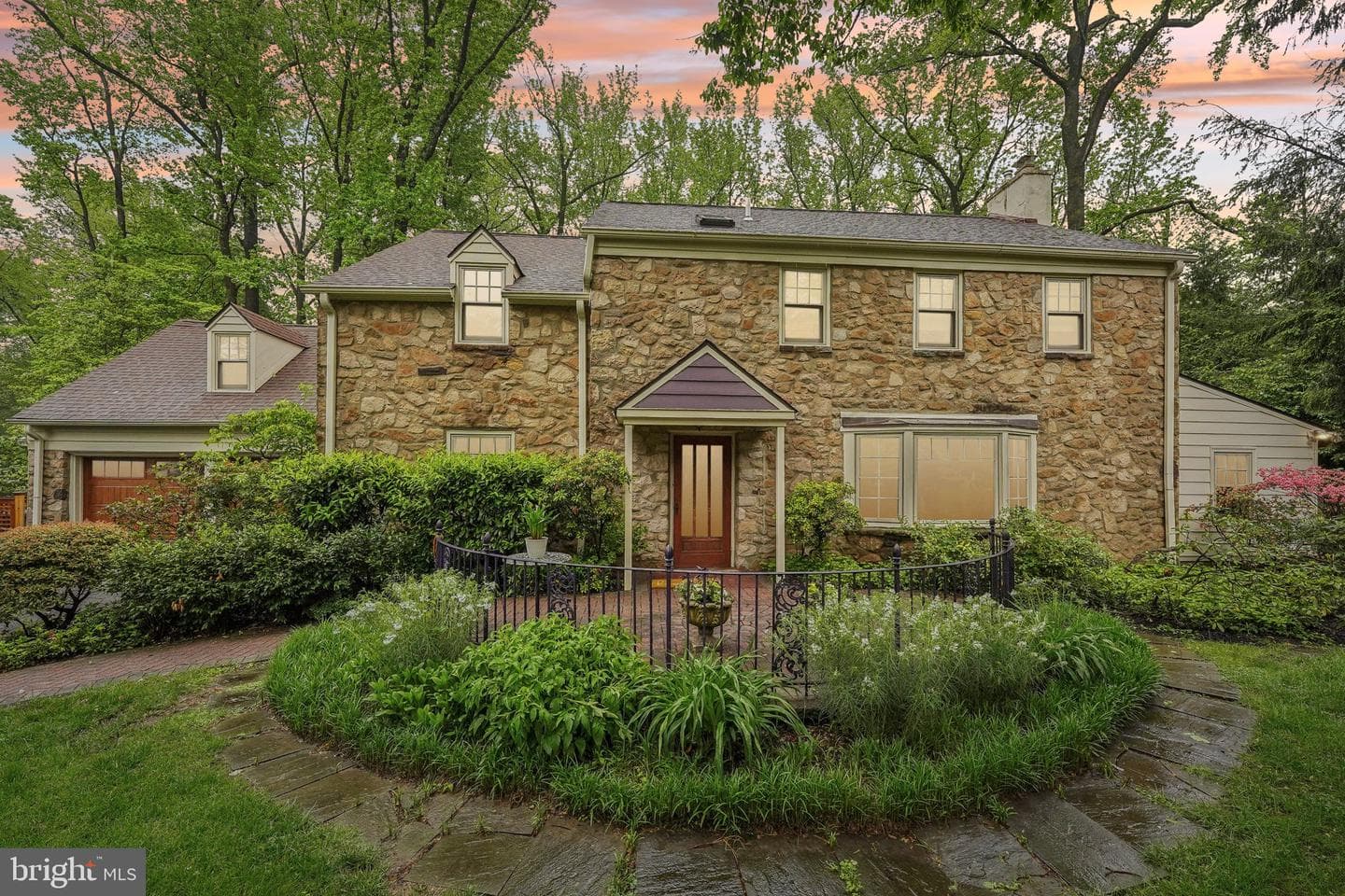 949 Leopard Road photo 1