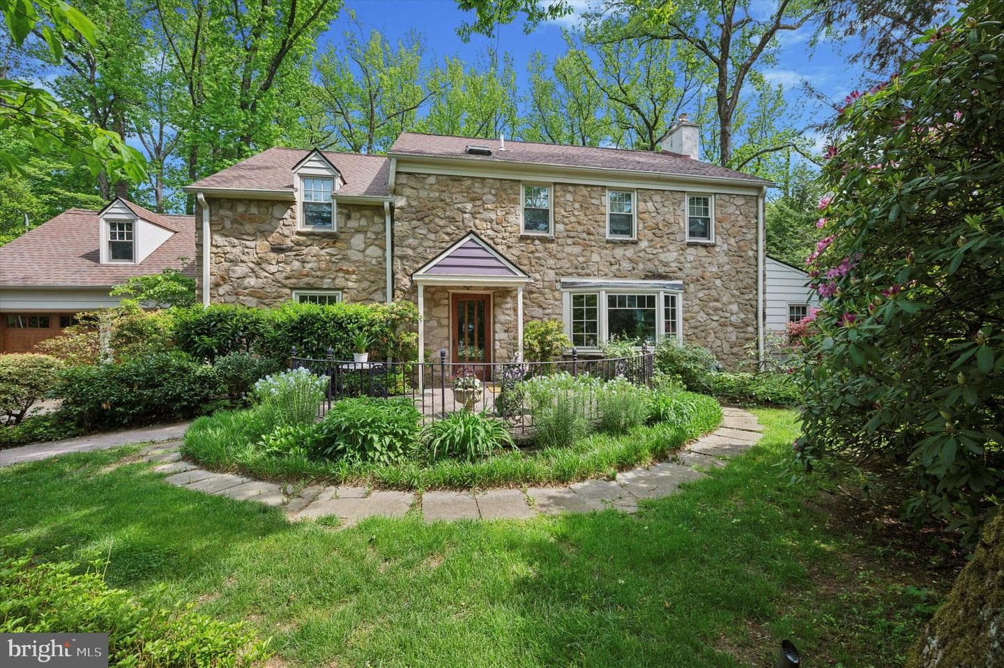 949 Leopard Road photo 2