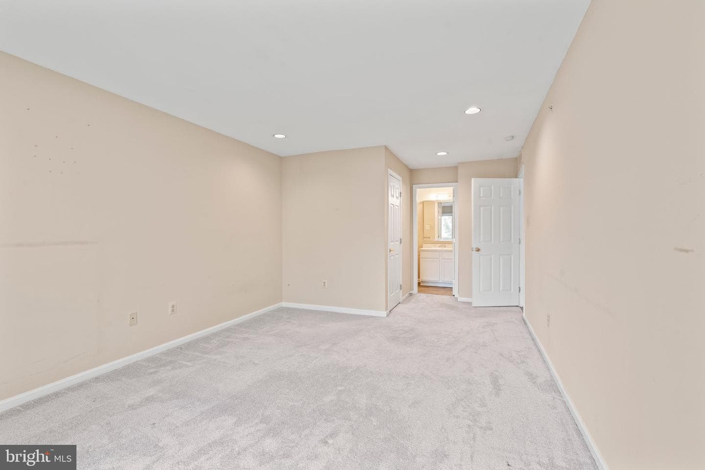 704 Dresher Woods Drive photo 7