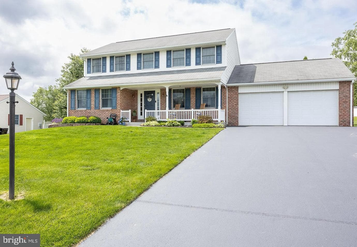 2905 Burton Drive photo 2
