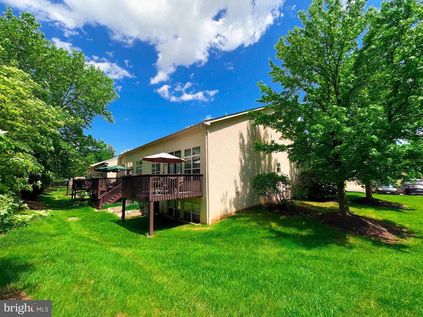 618 Manor Drive photo 4