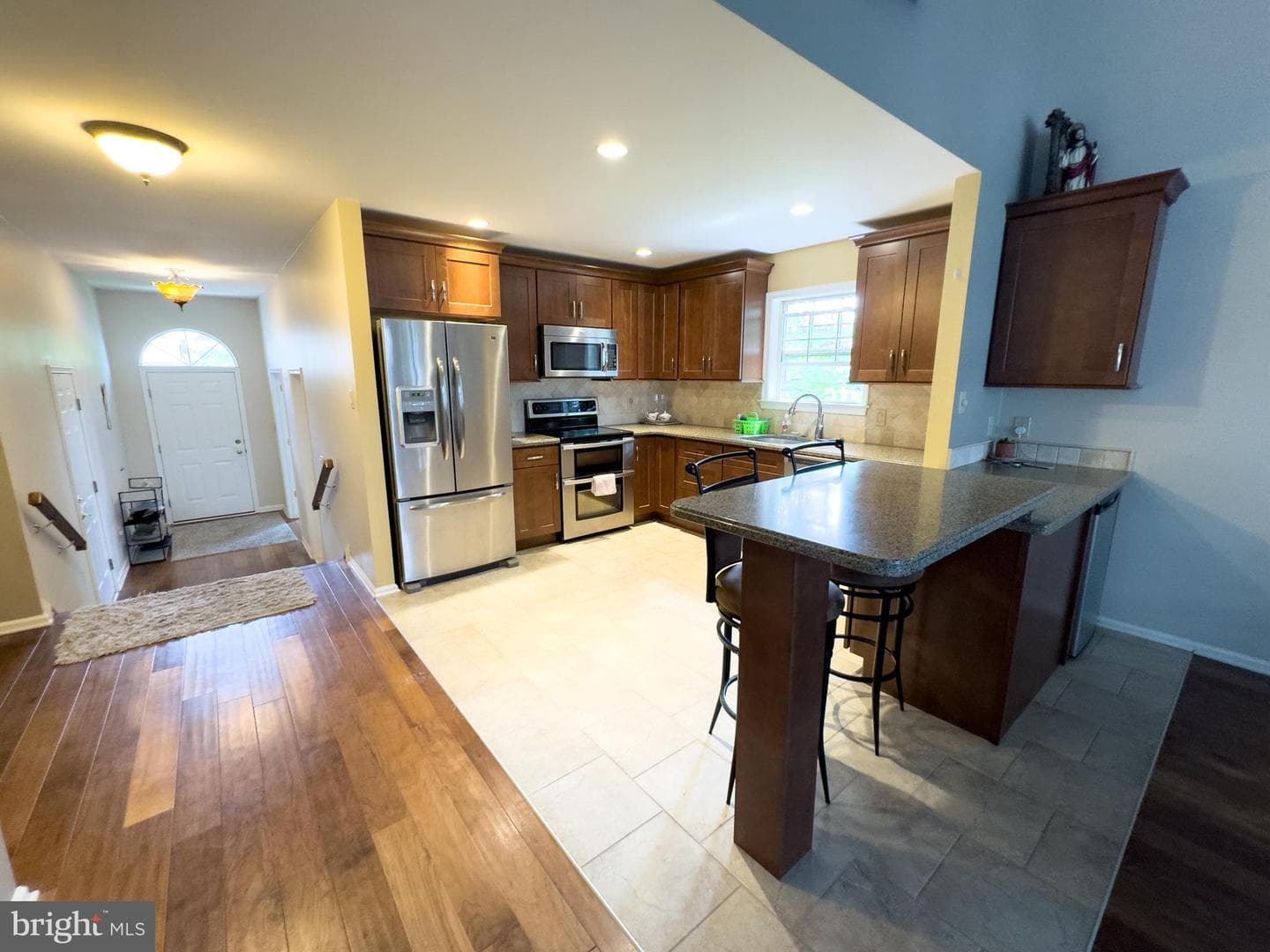 618 Manor Drive photo 8