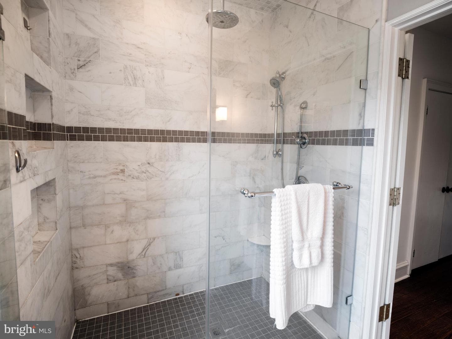 207 Church Road photo 32