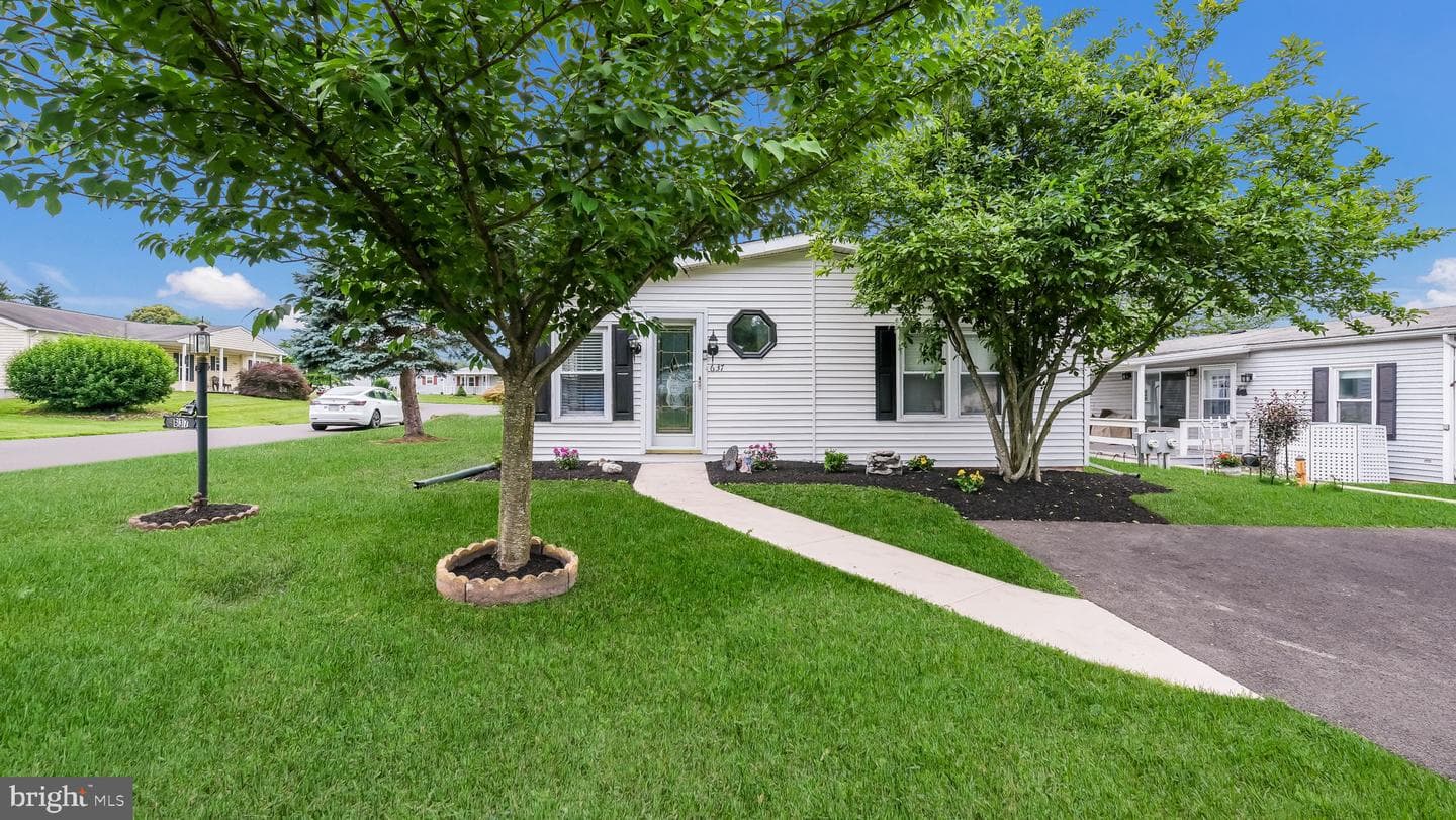 637 Laurel Court photo 2