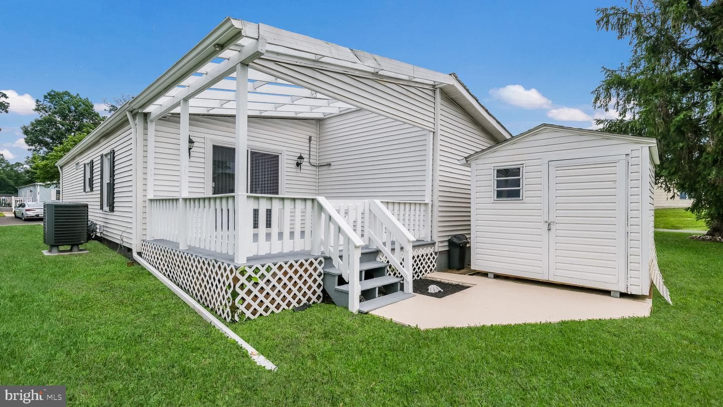 637 Laurel Court photo 22