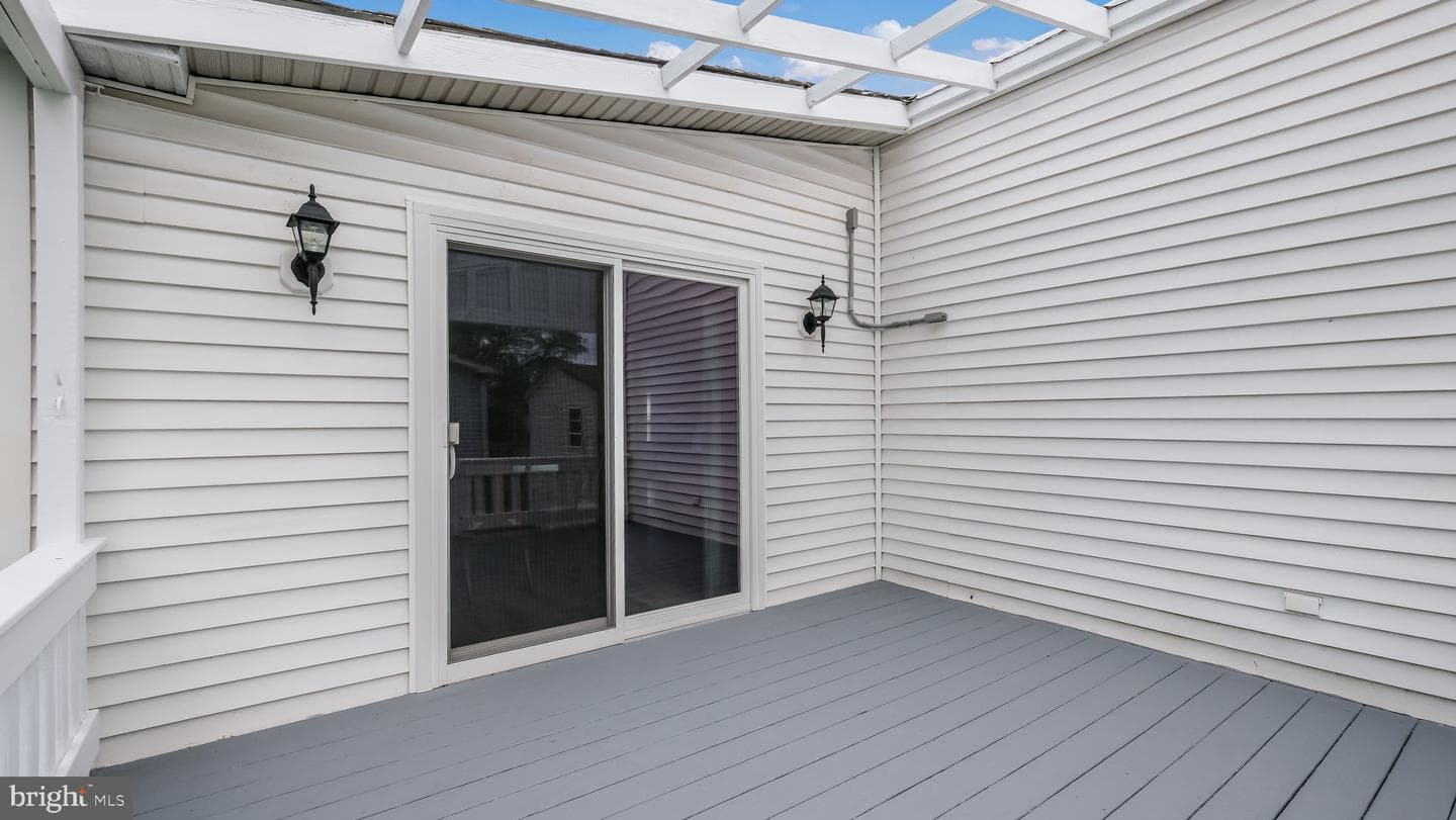 637 Laurel Court photo 23