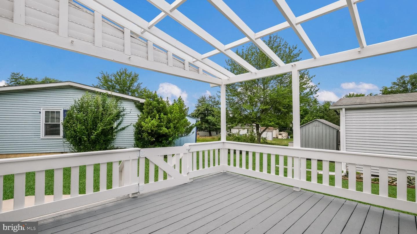 637 Laurel Court photo 24