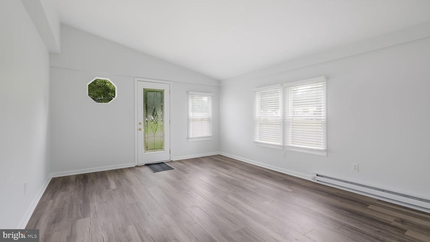 637 Laurel Court photo 7